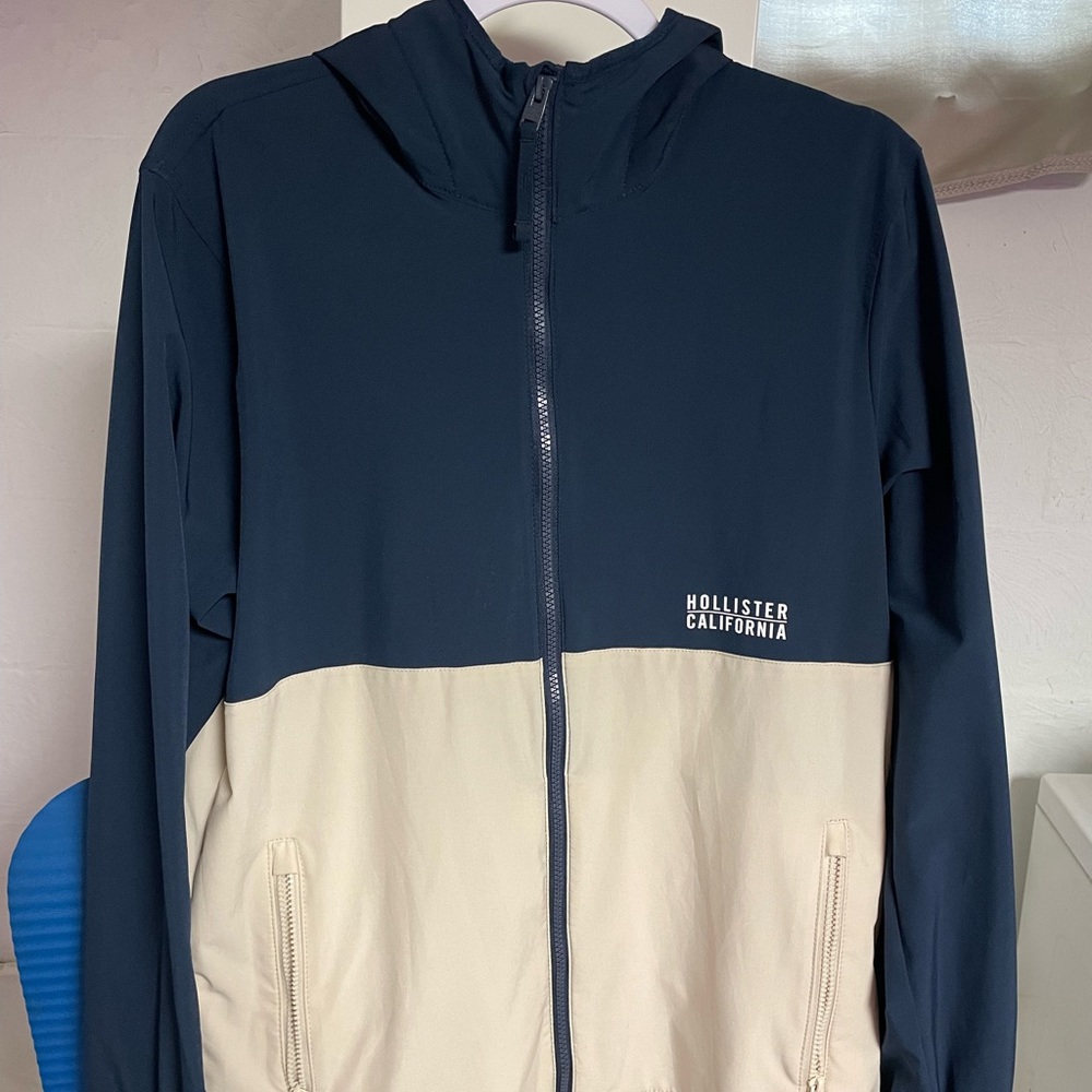 Hollister windbreaker jacket